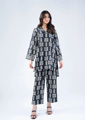 Women’s winter co-ord set with long-sleeve tunic and wide-leg pants, black and white geometric print