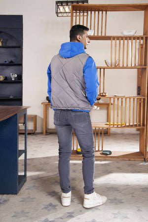 Men's colorblock puffer jacket, gray body with blue sleeves, hooded, zip front