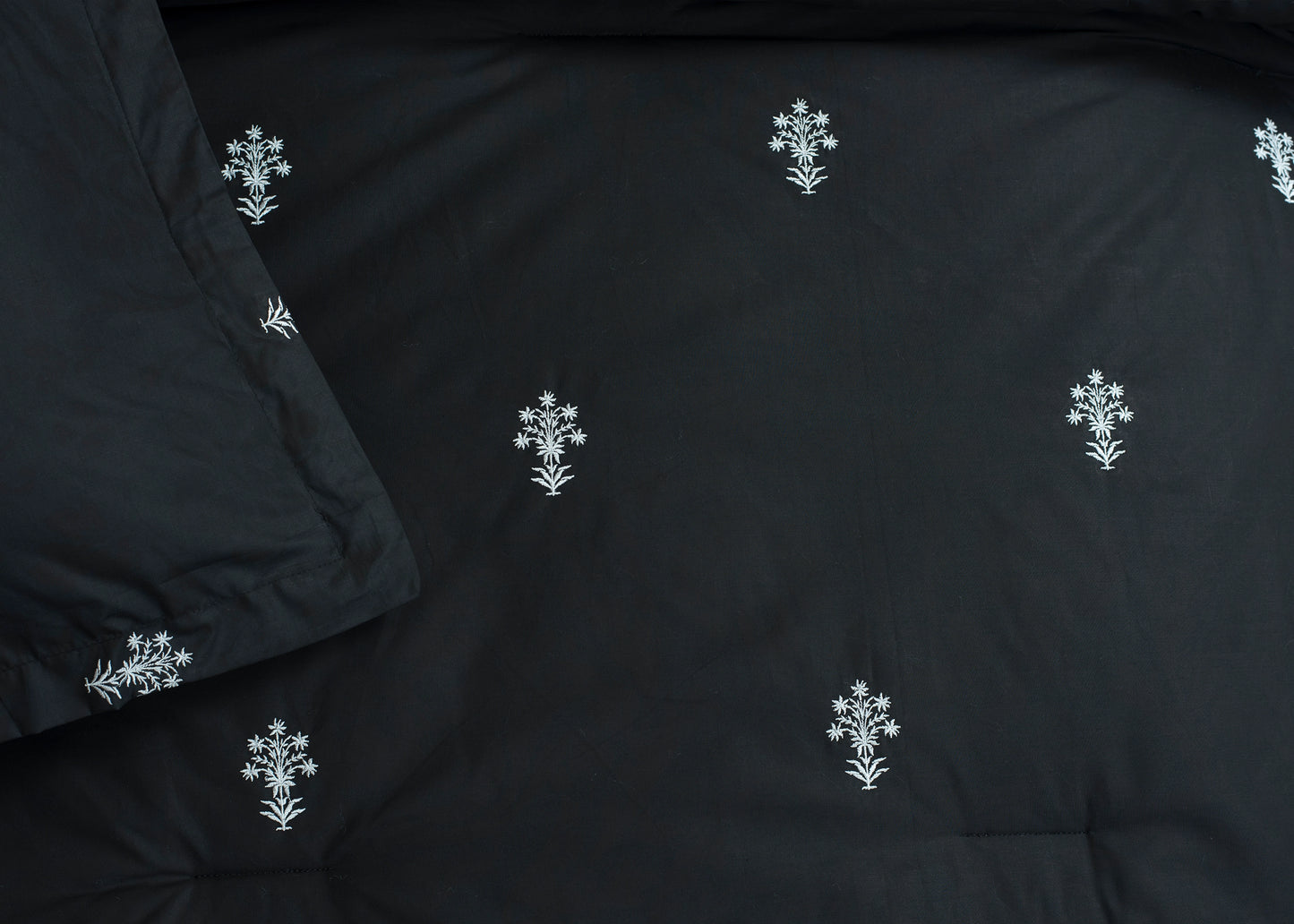 6 PCS COMFORTER SET MONOCHROME-26