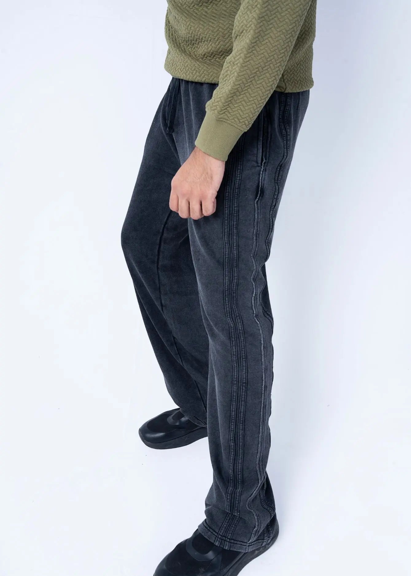 Men's winter pull-on terry trousers, black side seams and tapered leg