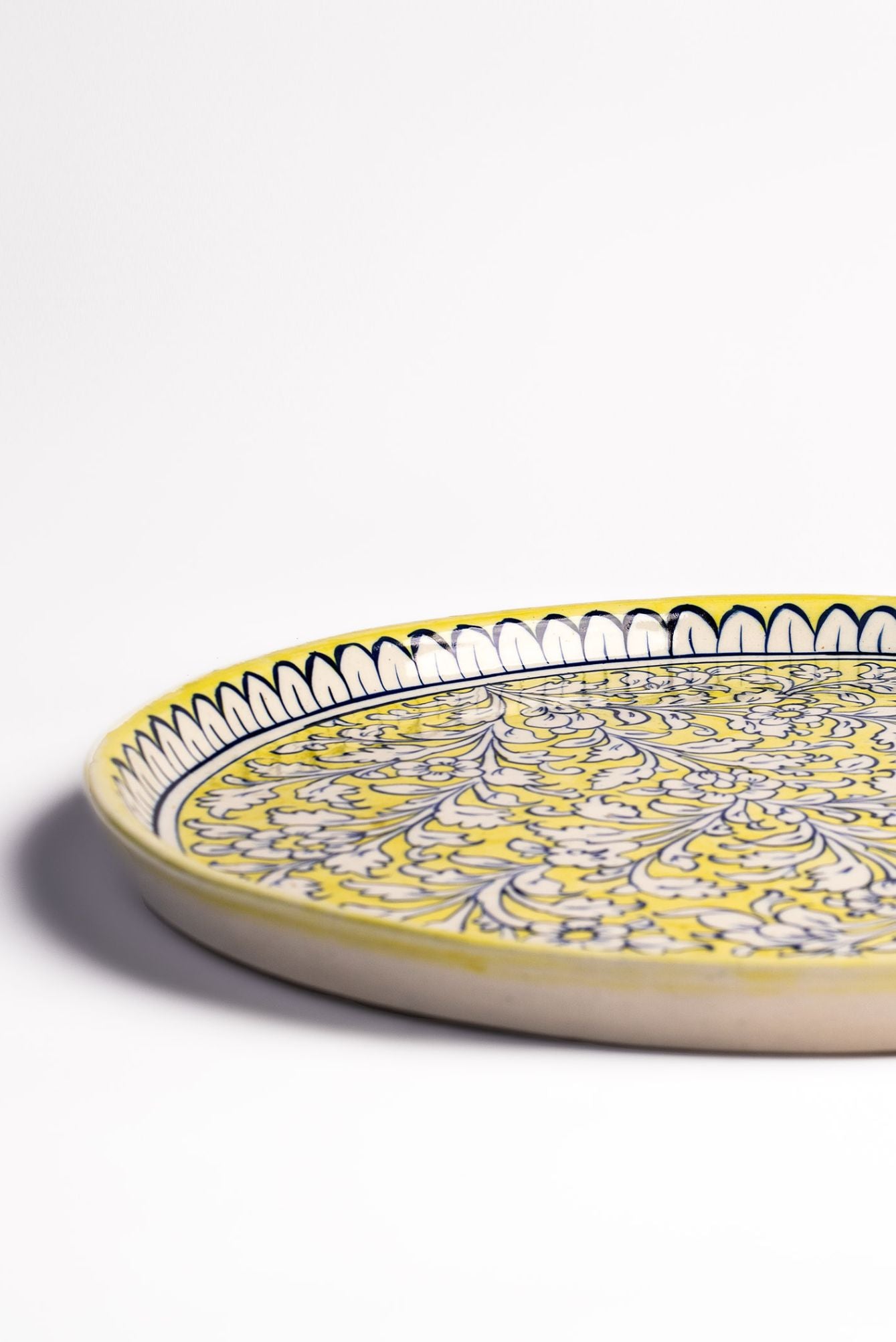 ROUND PLATTER YELLOW POTTER'S-CLAY