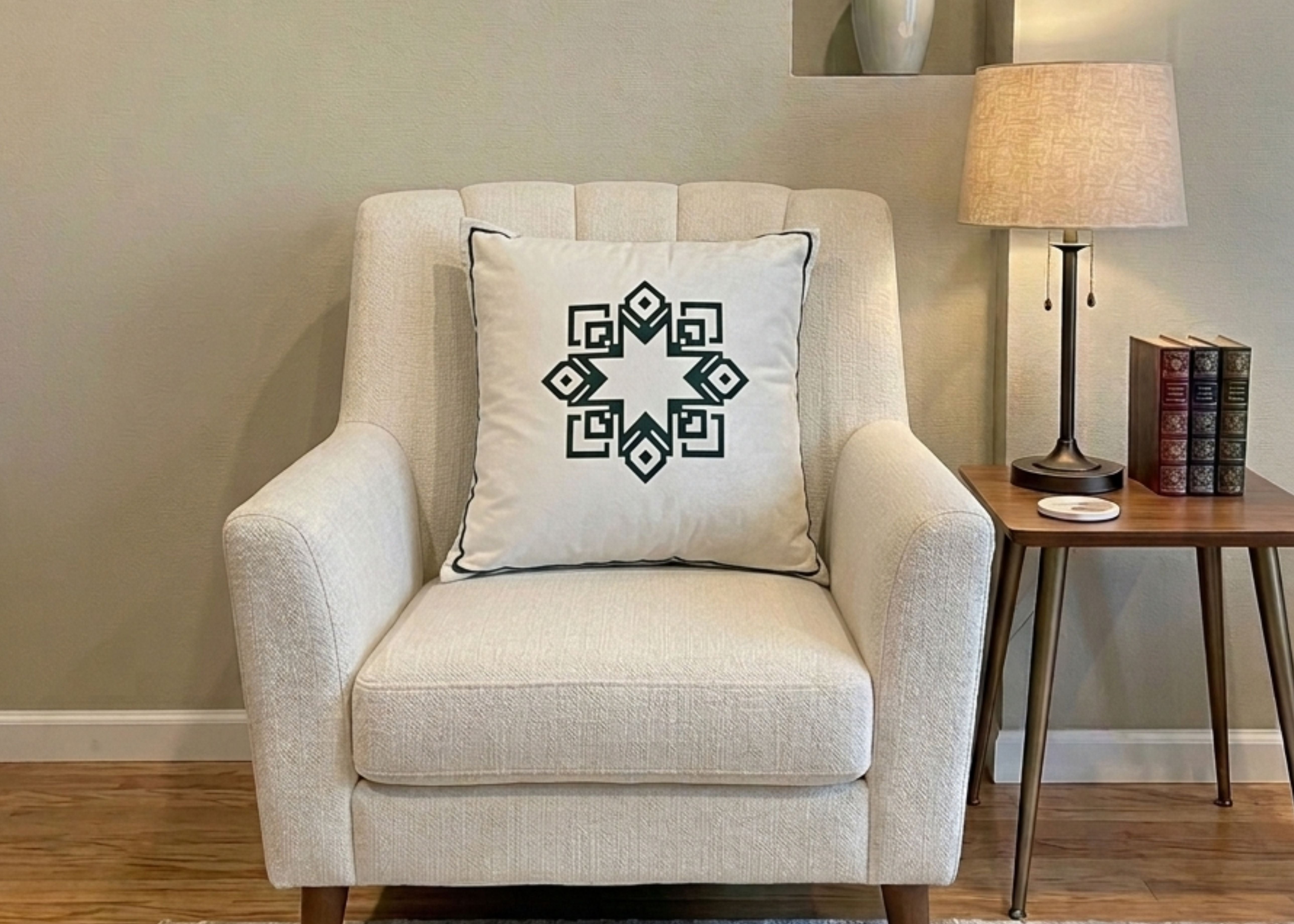 Filled Cushion 18x18" Freedom| ChenOne Home