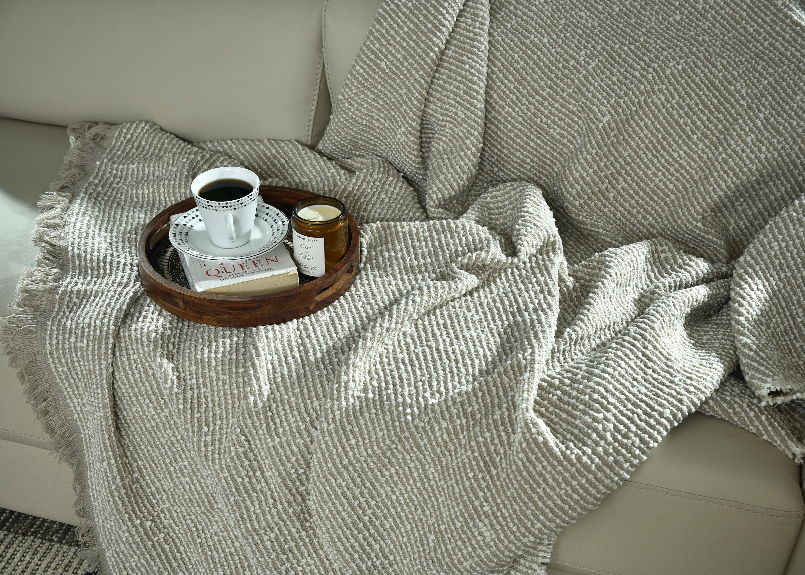 MEDIUM BROWN KNITTED THROW-25 - S-A084