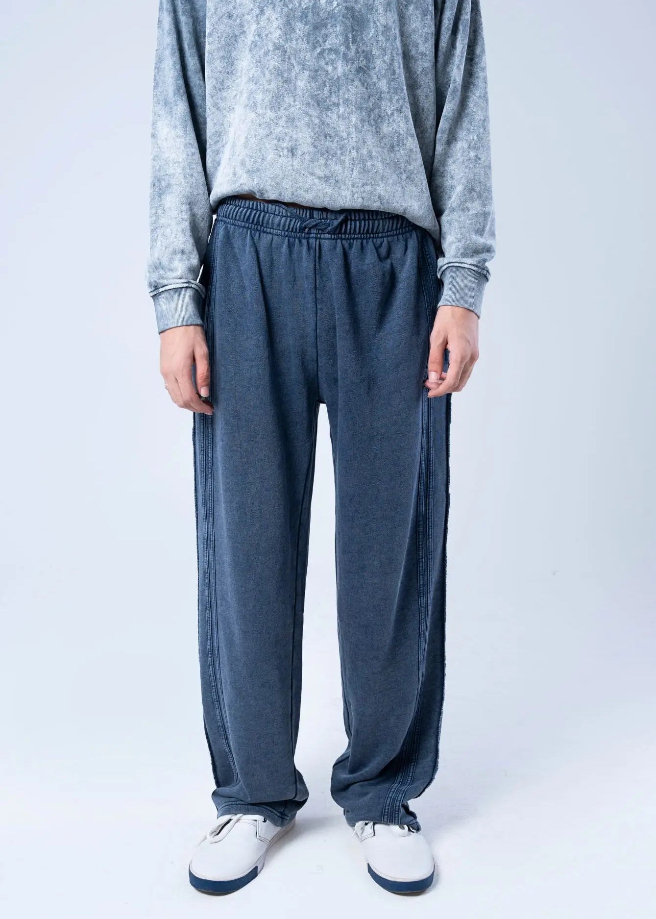Men's navy terry pull-on trousers, elastic waist, straight wide-leg fit