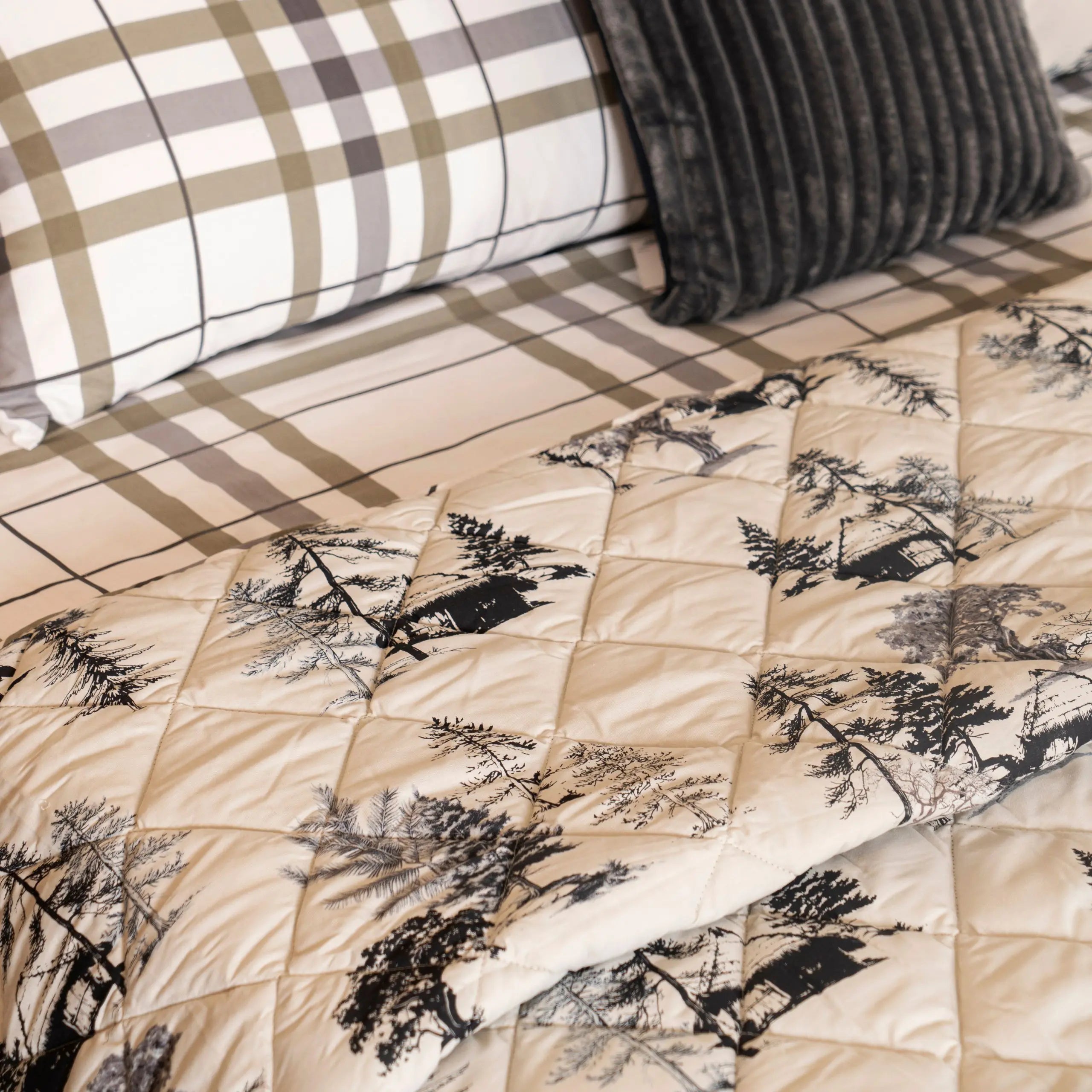 3 Pcs Bed Spread Sketch | ChenOne Home Textile