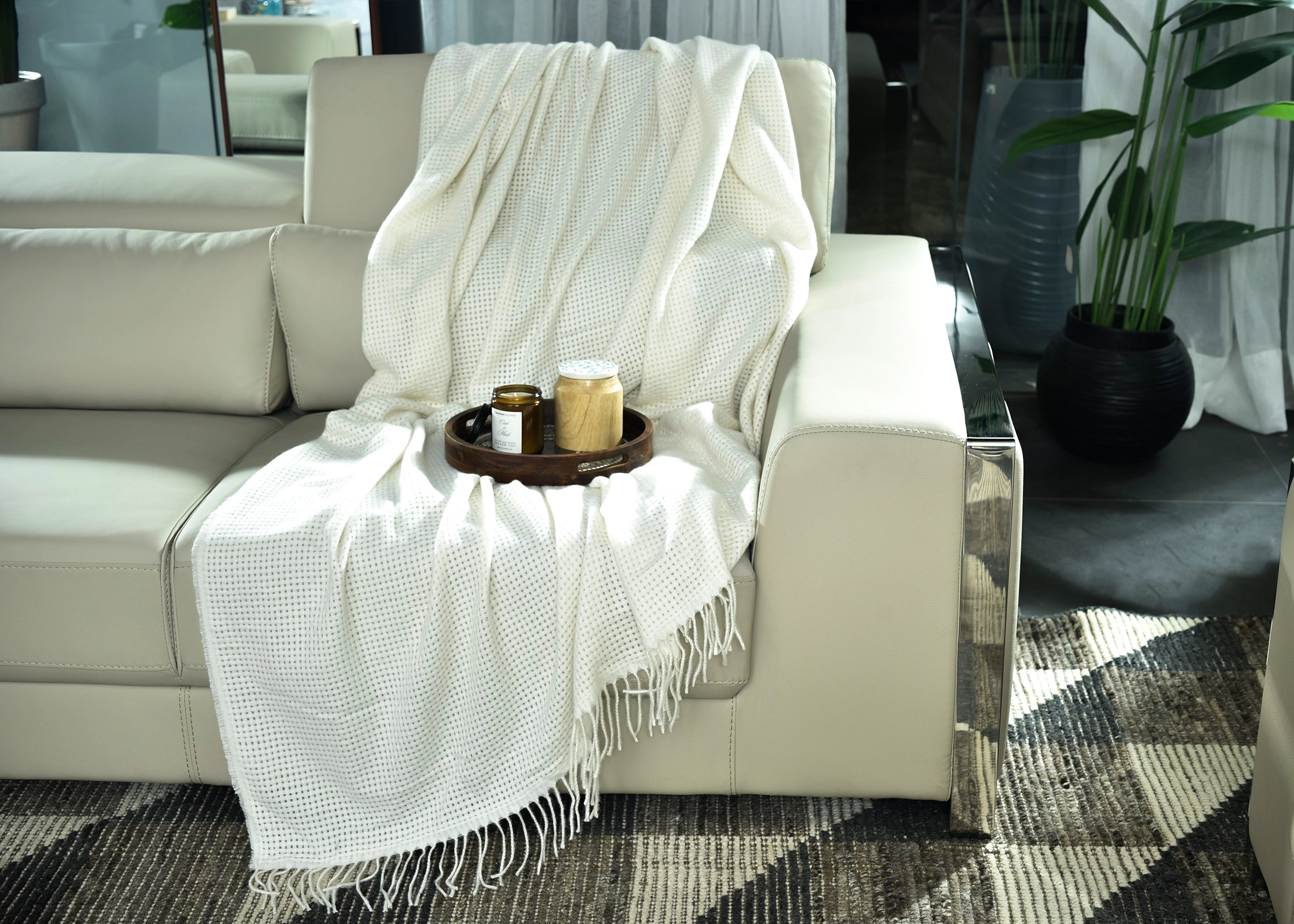 LIGHT BEIGE KNITTED THROW-25 - S-QS141