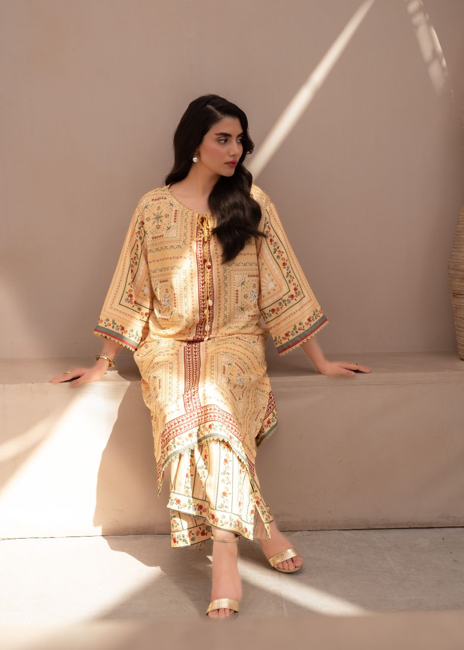 Women's printed two-piece suit: long tunic and matching pants, multicolor motifs
