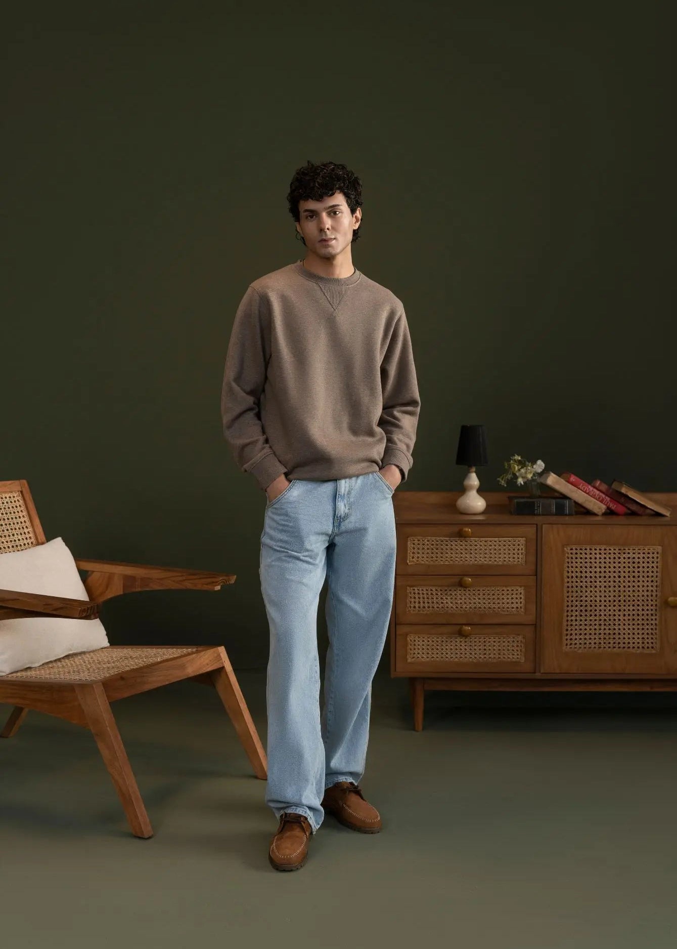 Men's brown terry sweatshirt, crewneck with ribbed cuffs and hem