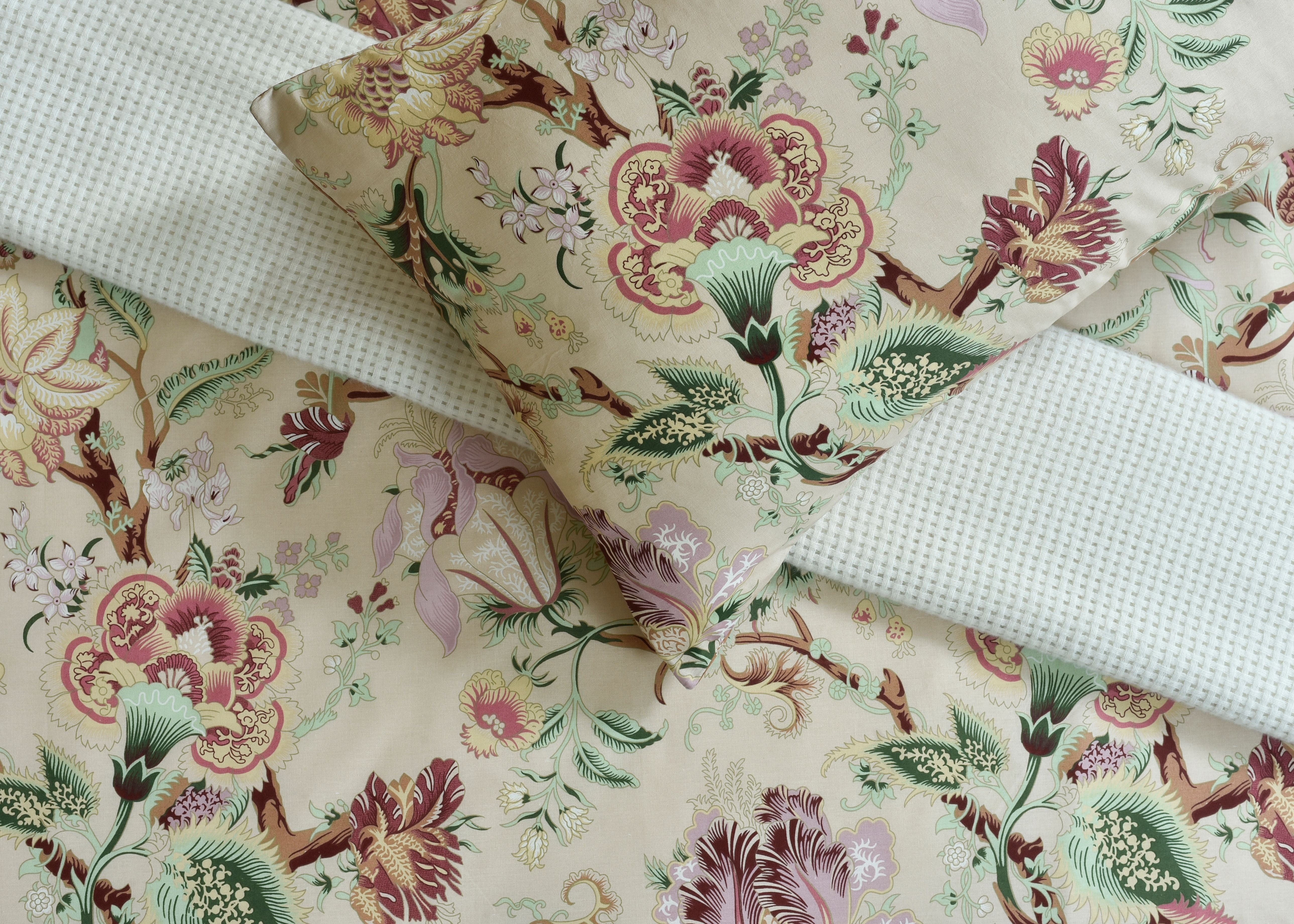 Bed Sheet Main Version Crimson | ChenOne Home Textile