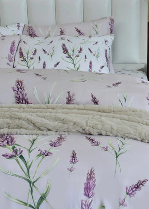 Lilac and green lavender sprig quilt cover with stitched quilt edge detail