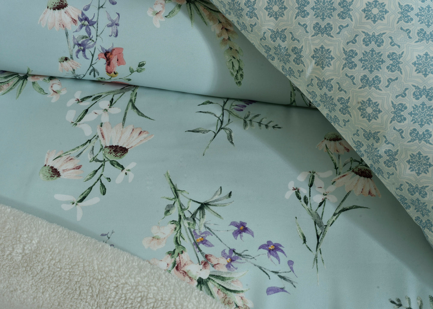 6 PCS COMFORTER SET ICE BLUE-25N