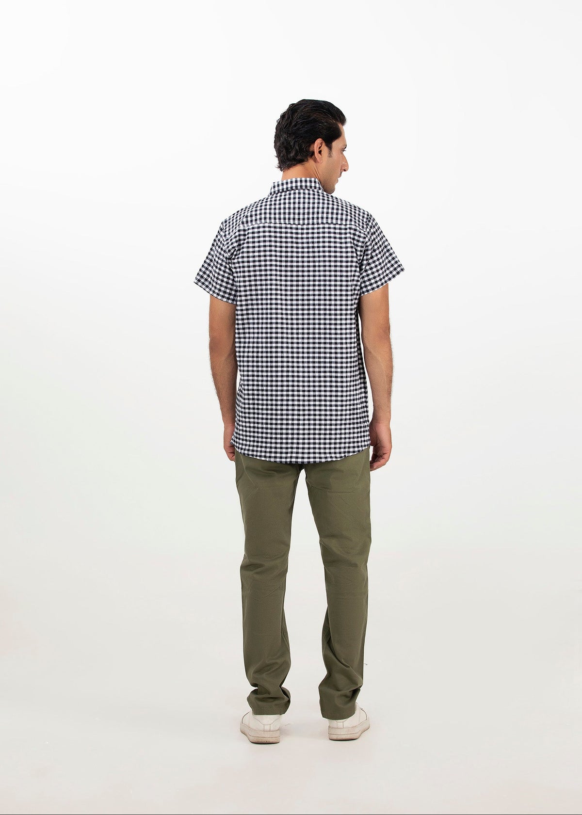 Men's black-and-white check short-sleeve button-up casual shirt, back view