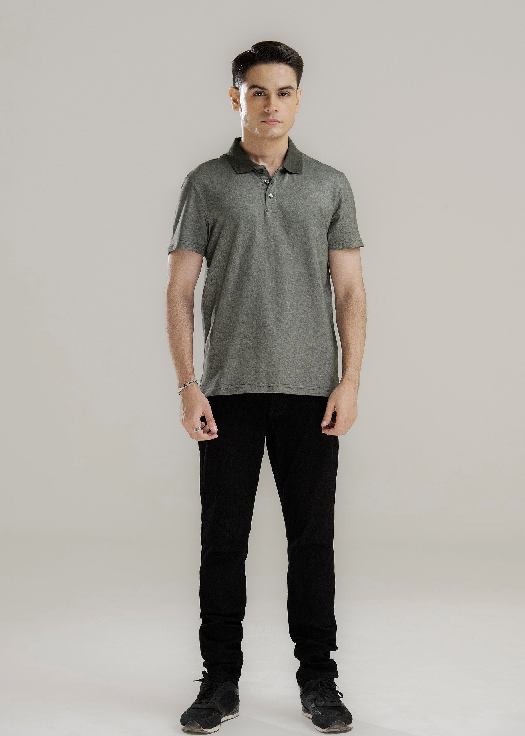 Men's polo shirt, dark gray, front view, short sleeves, button placket, solid knit