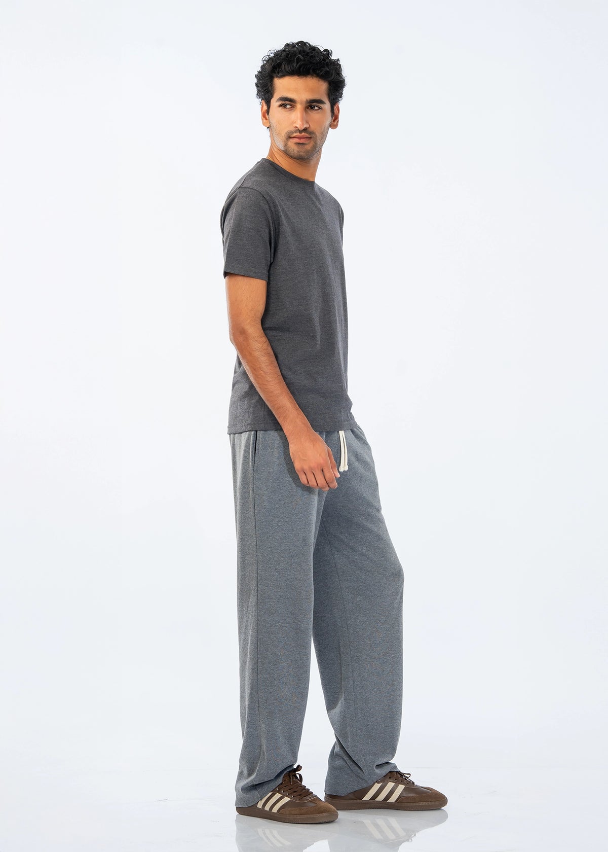 Men's dark grey pull-on trousers, relaxed straight leg, elastic waist