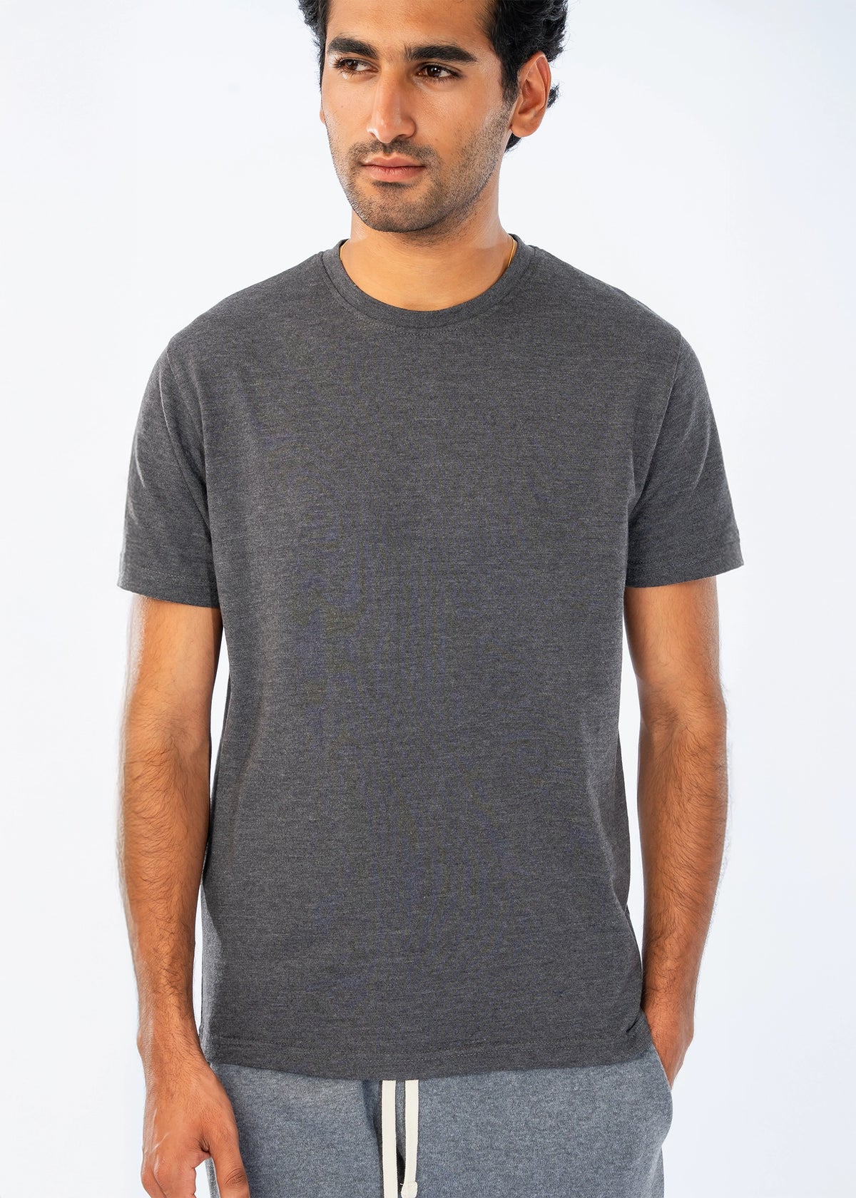 Men's charcoal heather T-shirt with crew neck and short sleeves