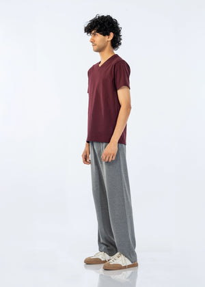 Maroon V-neck cotton jersey t-shirt with short sleeves, side profile