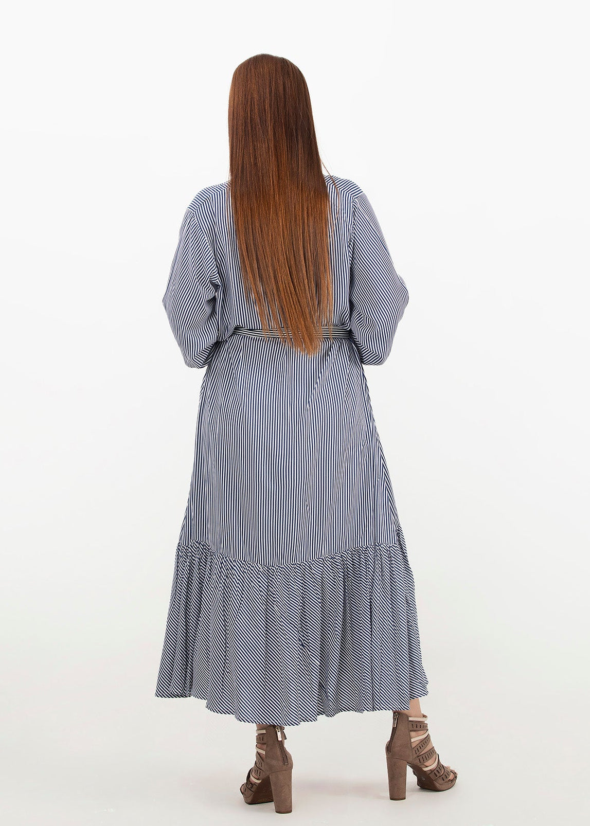 Women’s striped shirt dress in light blue, back view, long sleeves with tie waist