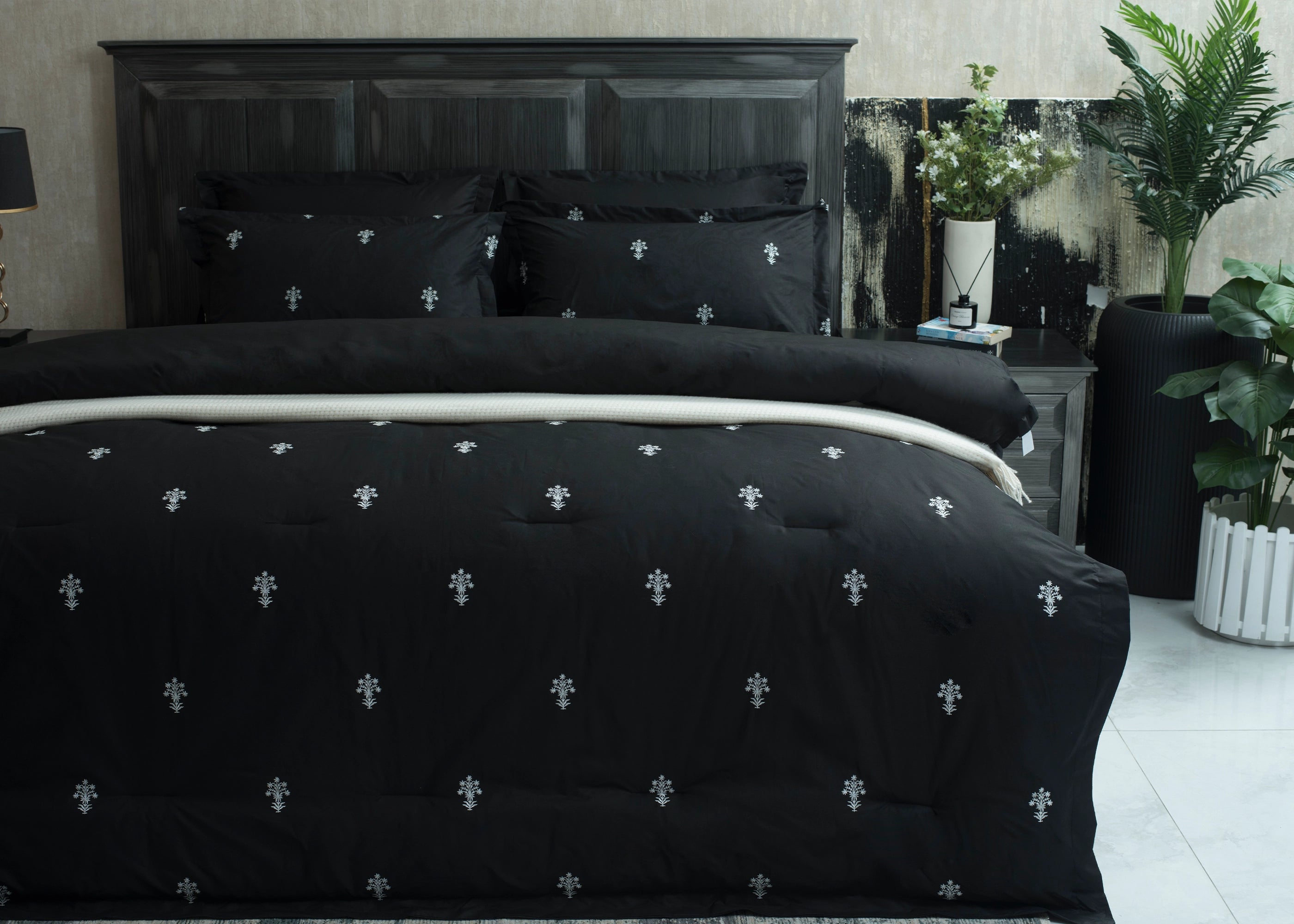 6 Pcs Comforter Set Monochrome | ChenOne Home Textile