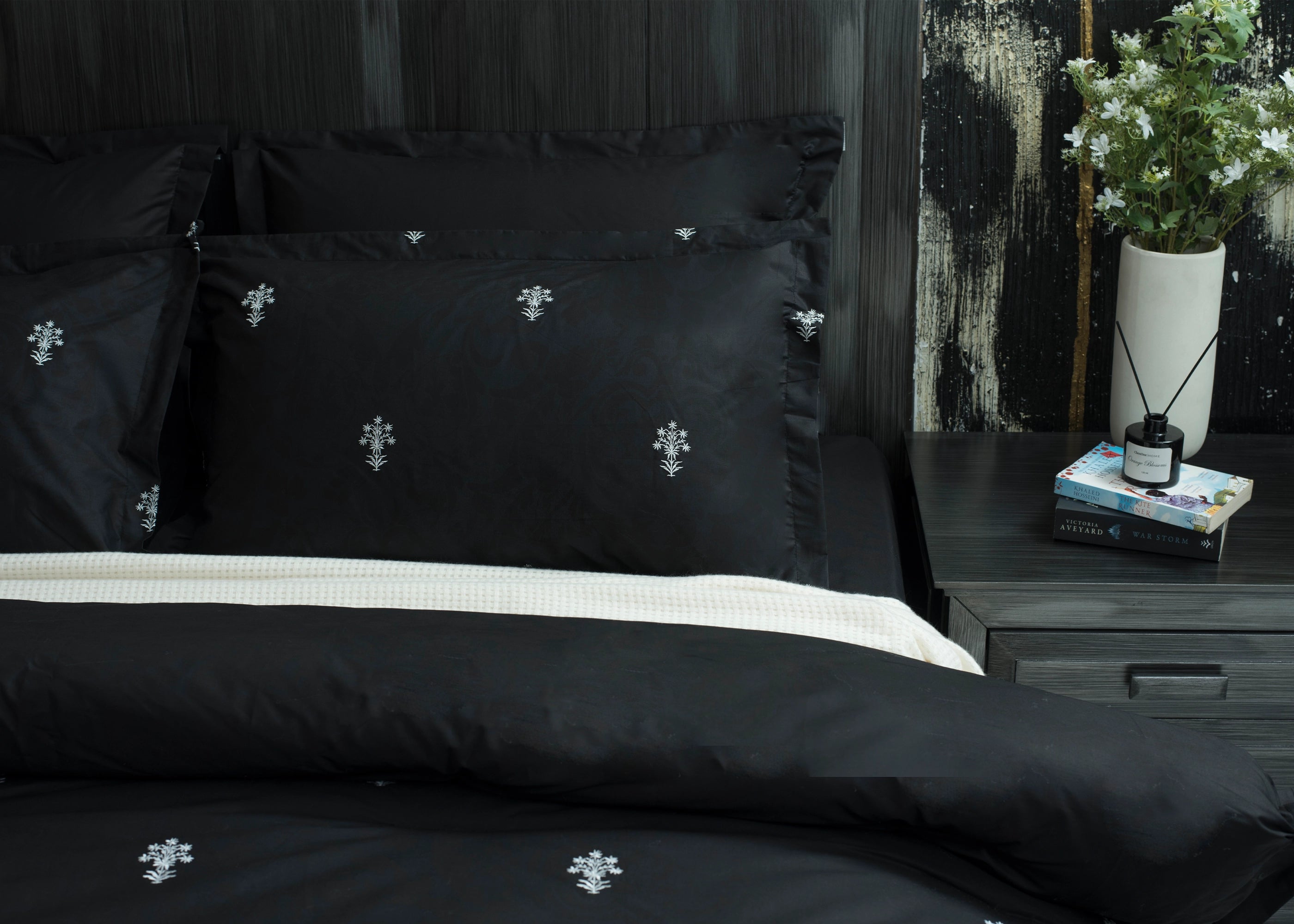 6 Pcs Comforter Set Monochrome | ChenOne Home Textile