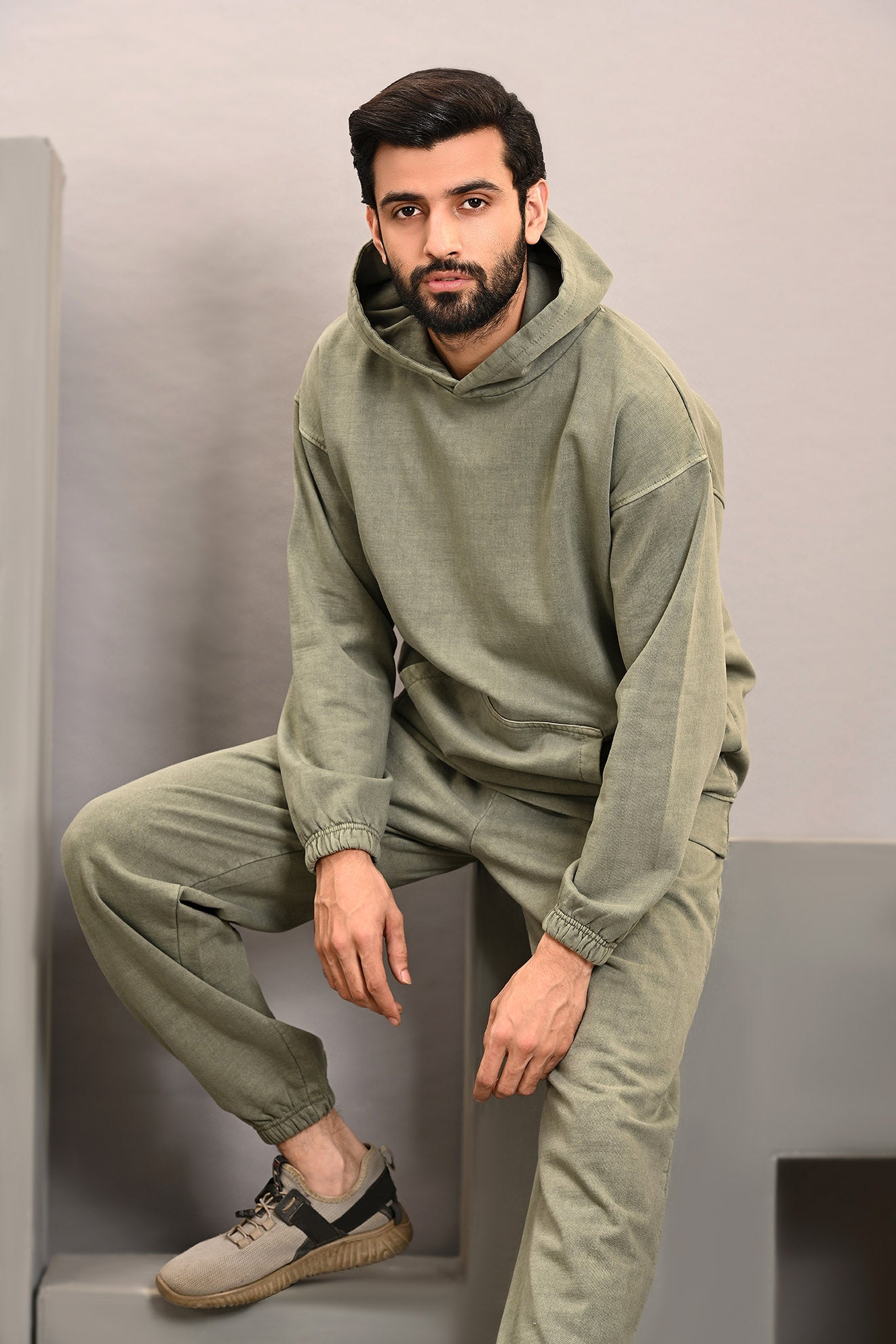 GTS-B3597 HOODED PULL OVER L/OLIVE